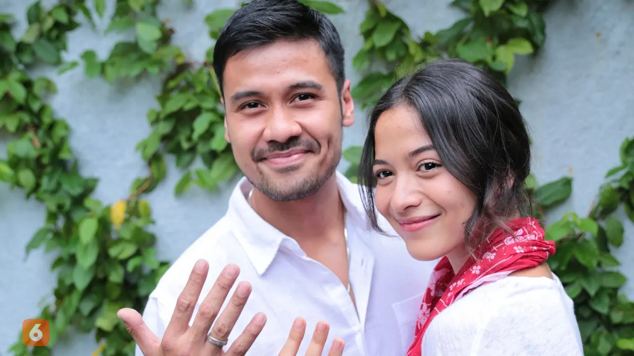 [Bintang] Chicco Jerikho dan Putri Marino