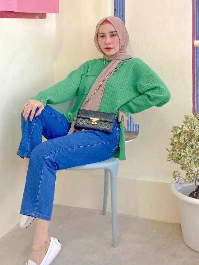 Perempuan Ini Disebut Mirip Tangmo Nida Versi Berhijab, 6 Potretnya Memesona