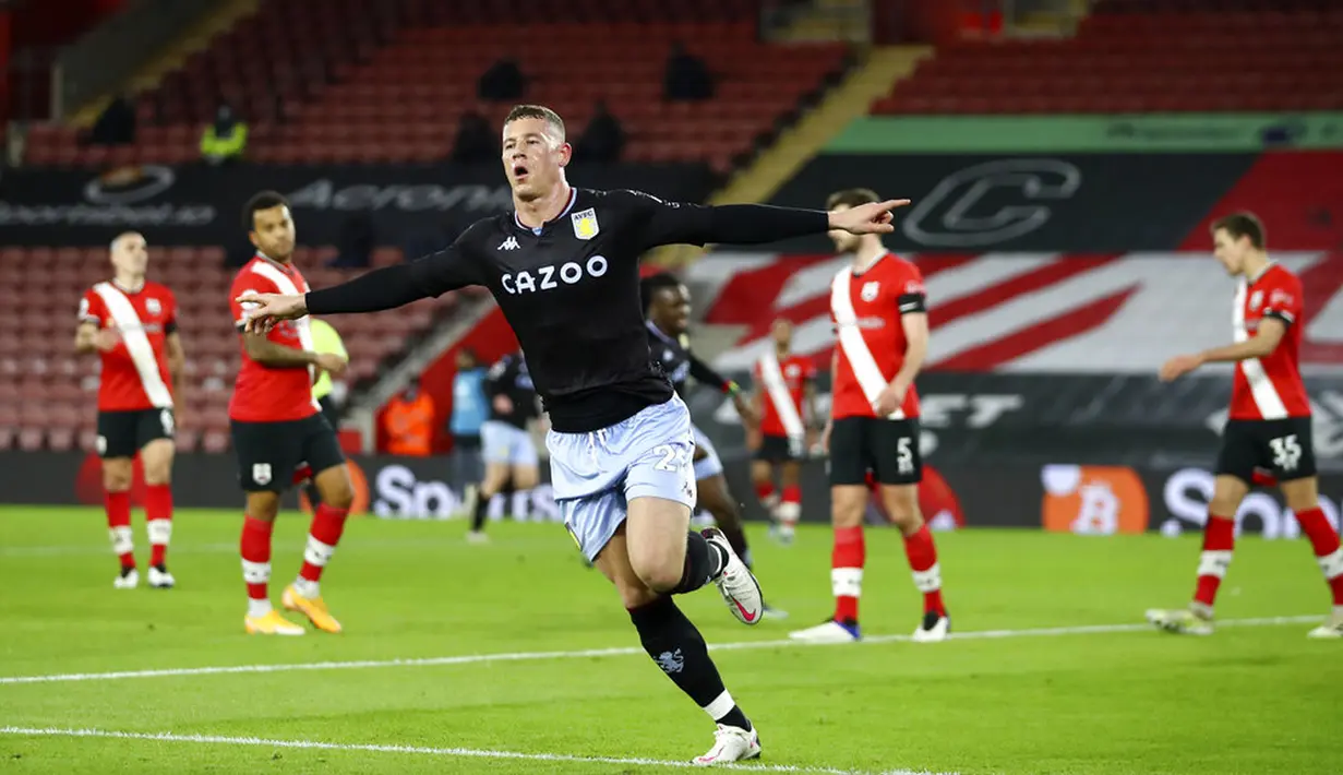 Pemain Aston Villa Ross Barkley melakukan selebrasi usai mencetak gol ke gawang Southampton pada pertandingan Liga Inggris di Stadion St. Mary, Southampton, Inggris, Sabtu (30/1/2021). Aston Villa menang 1-0. (Michael Steele/Pool via AP)