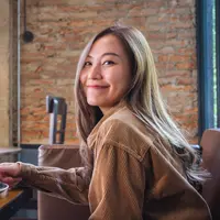 ilustrasi perempuan tersenyum/Farknot Architect/Shutterstock