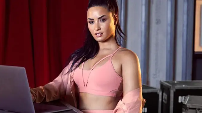 Demi Lovato menuliskan pesan untuk semua penggemarnya./Copyright  Instagram.com/ddlovato