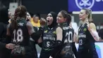 Tim putri Jakarta Popsivo Polwan merayakan kemenangan atas Gresik Petrokimia Pupuk Indonesia dalam lanjutan PLN Mobile Proliga 2025. (Dok. PLN Mobile Proliga 2025)