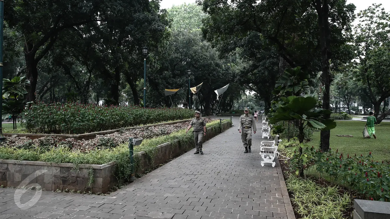 20160614-Melongok Taman Suropati Tanpa PKL dan Parkir Liar-Jakarta