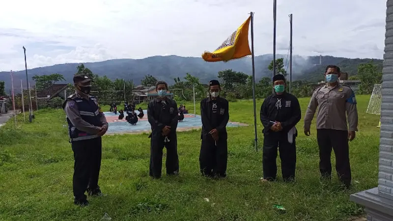 Polisi Sambangi Latihan Kenaikan Tingkat Pendekar PSHT di Malang