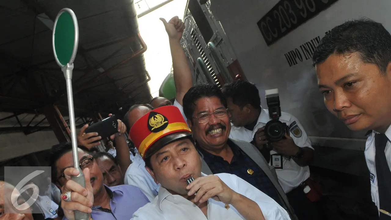 20150707-DPR Tinjau Stasiun Senen-Jakarta-Setya Novanto-01