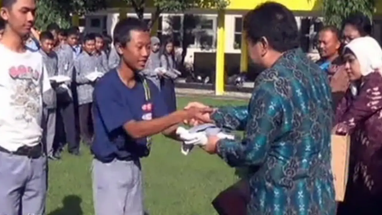Baju bekas SMU - Liputan6 pagi
