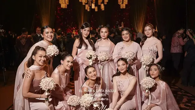 Bridesmaid di Pernikahan El Rumi–Syifa Hadju