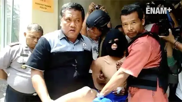 Polres Banyumas Jawa Tengang diserang orang dengan menggunakan senjata tajam, 3 polisi terluka dalam peristiwa itu Selasa, (11/4/2017)