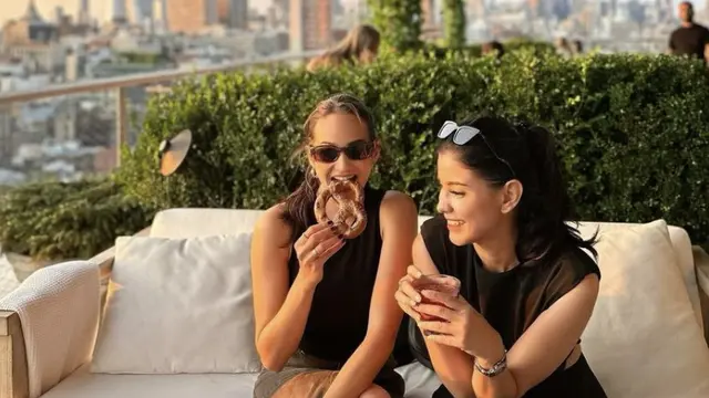 Enzy Storia dan Medina Dina di Amerika Serikat. [@enzystoria]