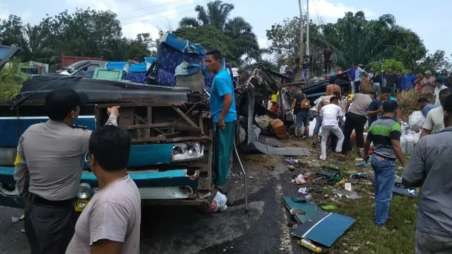 Bus yang mengelami kecelakaan maut di Kuansing karena sopir menyebut alami rem blong.