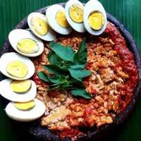 ilustrasi Resep Tempe Goreng Penyet Sambal Tomat/Photo By novistar (Shutterstock)