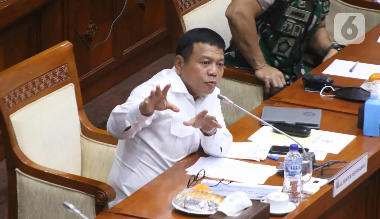 Wakil Menteri Pertahanan Letjen TNI Muhammad Herindra mengikuti rapat kerja bersama Komisi I DPR di Senayan, Jakarta, Kamis (24/3/2022). Rapat membahas permohonan persetujuan penjualan barang milik negara berupa kapal Eks KRI Teluk Sampit-515 pada Kementerian Pertahanan. (Liputan6.com/Angga Yuniar)
