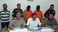 Polda NTT berhasil meringkus tersangka MR dan JR yang tengah asik berpesta narkoba. (Liputan6.com/Ola Keda)