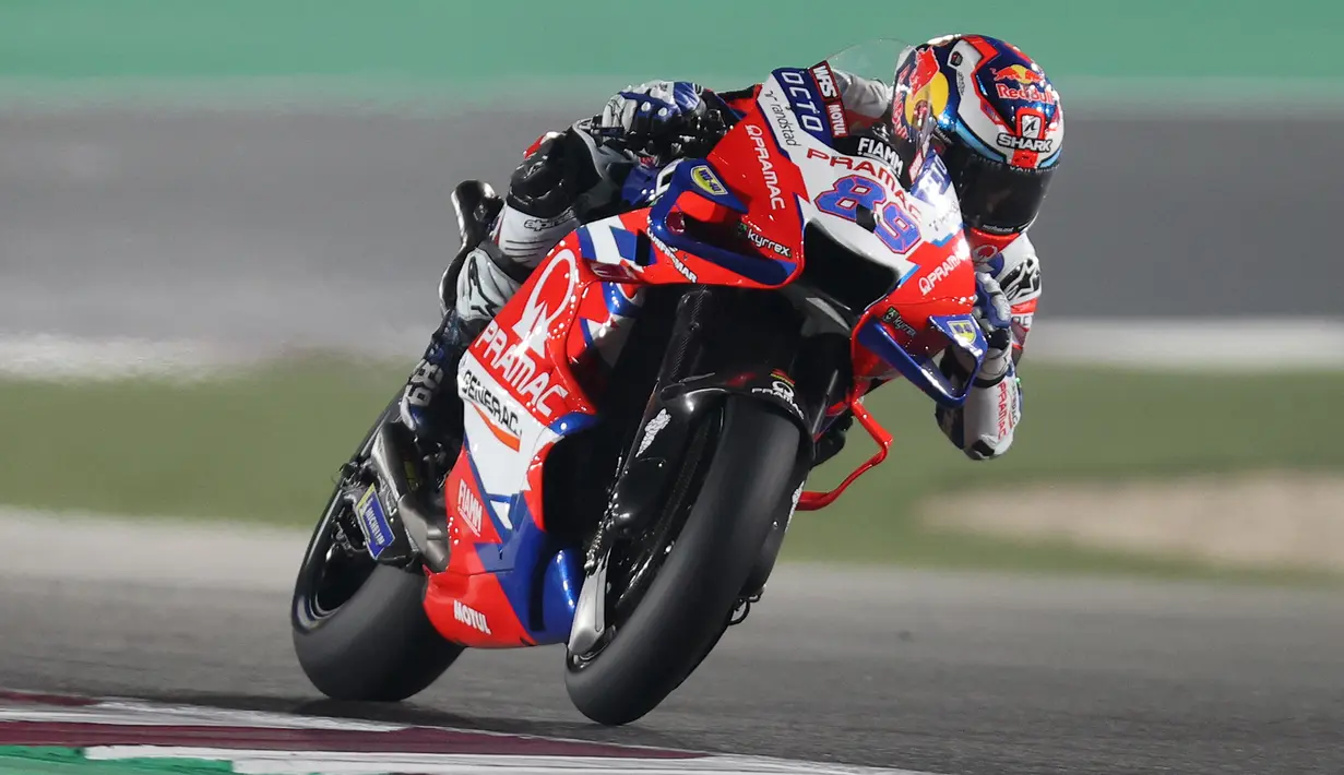 Jorge Martin. Pembalap Spanyol berusia 24 tahun yang memperkuat tim Pramac Racing ini menempati peringkat ke-9 di MotoGP Musim 2021 lalu. Pada seri pertama MotoGP 2022 Qatar ia yang start dari posisi pertama (pole sitter) gagal finis usai ikut terjatuh bersama Francesco Bagnaia. (AFP/Karim Jaafar)