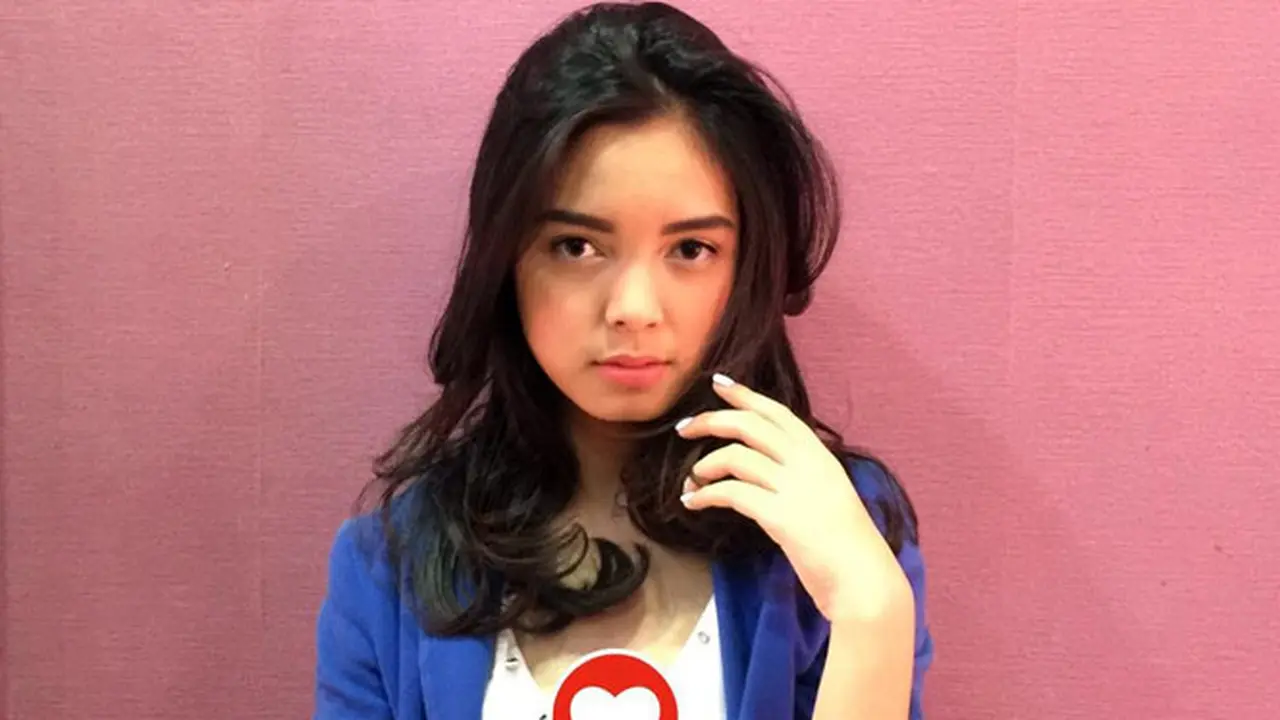 Claudia Andhara