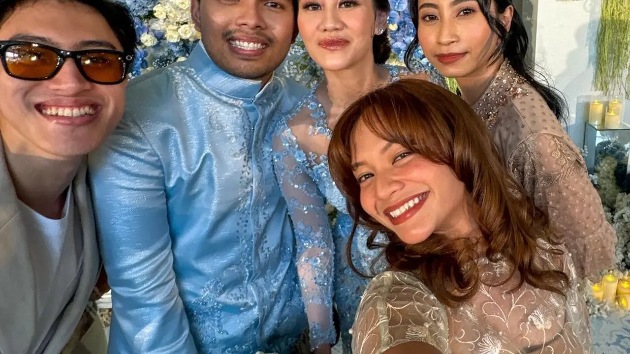Potret Amel Carla di acara lamaran Thariq-Aaliyah (Sumber: Instagram/@amelcarla)