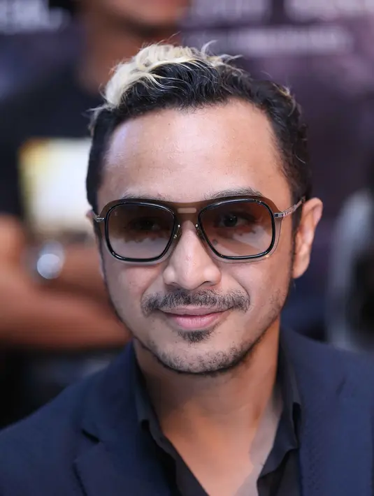 "Kan sekarang waktunya lebih teratur ya, masuk pagi pulang malam. Terus dirumah banyak waktu buat mikirin apa yang mau ditulis. Kemarin juga sempat liburan, jadi waktu di Tokyo punya banyak waktu untuk nulis lagu," tambahnya. (Nurwahyunan/Bintang.com)