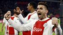 Dusan Tadic. Sayap kiri Serbia berusia 33 tahun ini didatangkan Erik Ten Hag dari Southampton pada awal musim 2018/2019 dengan nilai transfer 13,70 juta euro. Hingga kini ia telah tampil dalam 189 laga untuk Ajax Amsterdam dengan torehan 91 gol dan 89 assist. (AFP/ANP/Maurice van Steen)