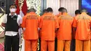 Dari total 220 WNA yang diamankan, pelanggaran terbanyak didominasi oleh warga negara Tiongkok. Selanjutnya, WNA asal Nigeria, India, Korea Selatan, dan Pakistan juga tercatat dalam daftar pelanggar hasil operasi tersebut. Tampak dalam foto, beberapa Warga Negara Asing (WNA) yang terjaring Operasi Wira Waspada 2025 diperlihatkan saat rilis di Gedung Direktorat Jenderal Imigrasi, Jakarta Selatan, Selasa (16/12/2025). (merdeka.com/Arie Basuki)