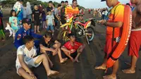 Detik-Detik Dua Remaja Terseret Arus Pantai Pangandaran