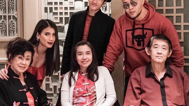 6 Momen Kedekatan Sabrina Chairunnisa dengan Ibu Mertua, Dekat Bak Anak Sendiri