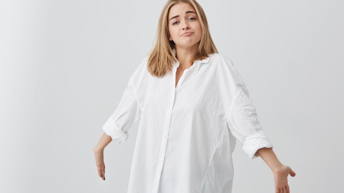 7 Model Kemeja Oversized Wanita Tren 2025, Outfit Longgar yang Stylish dan Bikin Nyaman