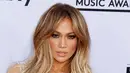 Jennifer Lopez dikabarkan mengandalkan database untuk membantunya memilih pakaian sehari-harinya. (Bintang/EPA)