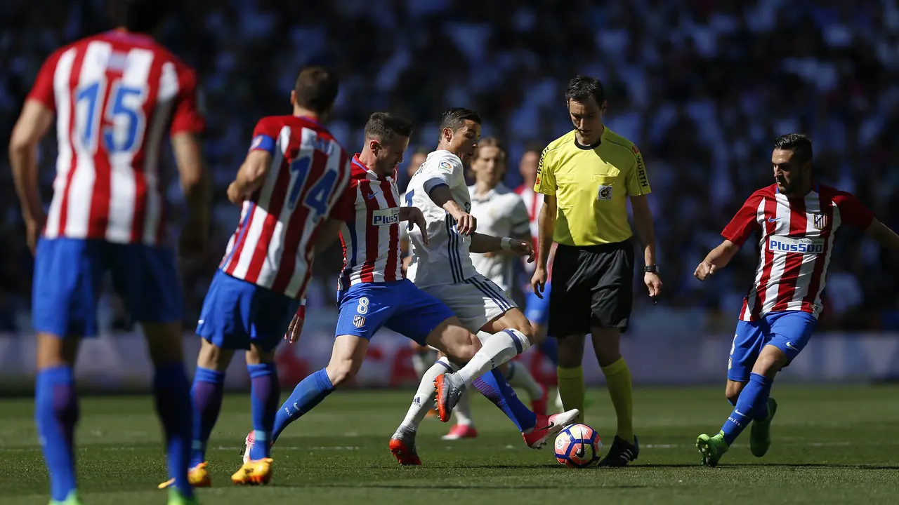 Real Madrid bermain sama kuat melawan Atletico Madrid pada laga La Liga di Estadio Santiago Bernabeu, Sabtu (8/4/2017).