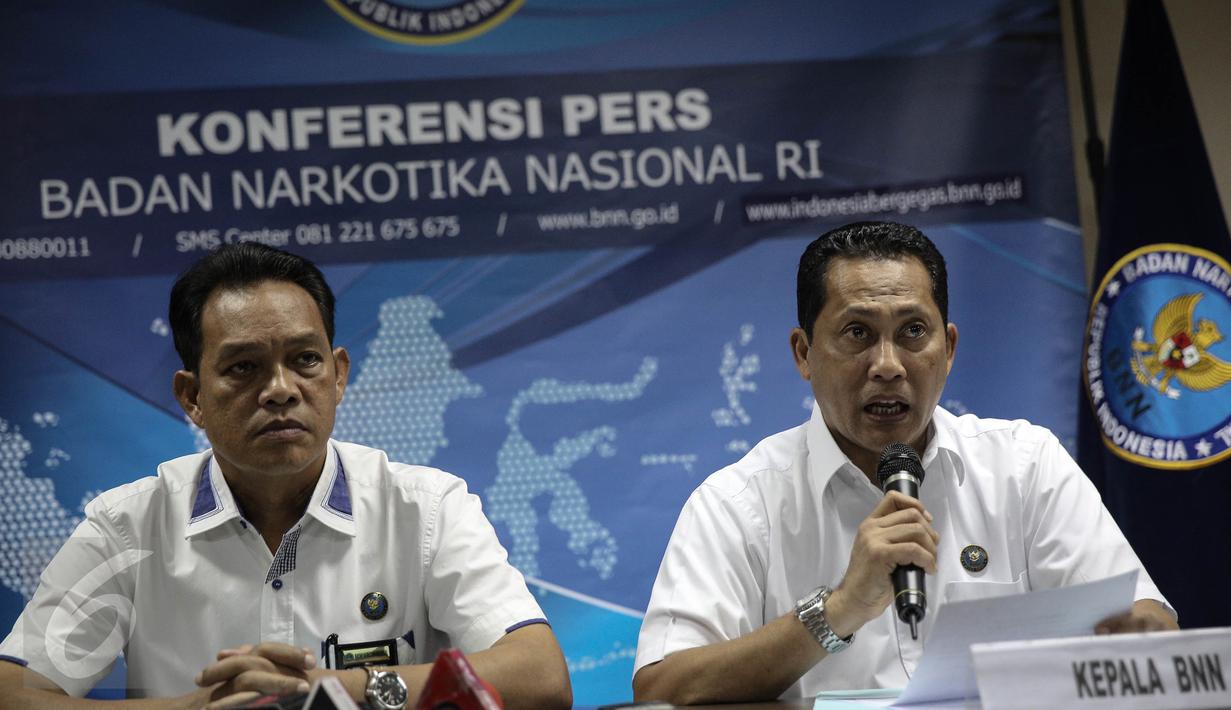 Kepala BNN Komjen Budi Waseso saat rilis barang bukti sabu di Gedung BNN, Jakarta, Rabu (20/4). BNN mengamankan sabu sebanyak 13,9 kg yang berasal dari Taiwan dan Afrika Selatan. (Liputan6.com/Faizal Fanani)