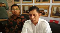 Kuasa hukum Siswandi, Bob Hasan mendatangi kantor Panwaslu Kota Cirebon untuk memberikan keterangan terkait dugaan mahar politik dari PKS dalam mengeluarkan rekomendasi partai.