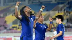 Tiga pemain anyar PSIS Semarang langsung moncer dengan mencetak gol dalam kemenangan 6-1 atas Persita Tangerang dalam laga lanjutan Grup A Piala Presiden 2022 di Stadion Manahan, Solo, Senin (13/6/2022). Ketiganya adalah Carlos Fortes yang menyumbang 2 gol, serta Taisei Marukawa dan Oktafianus Fernando masing-masing mencetak 1 gol. (Bola.com/Arief Bagus)