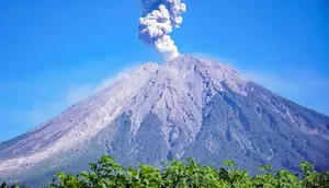 Pemuda Nekat Mendaki Semeru Berakhir Tersesat