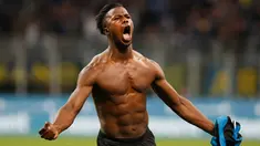 Winger Inter Milan, Keita Balde berselebrasi setelah mencetak gol ke gawang Empoli pada pertandingan pekan ke-38 Serie A, di Giuseppe Meazza, Minggu (26/5/2019). Inter Milan akhirnya lolos ke Liga Champions musim depan setelah bersusah payah menyegel kemenangan 2-1 atas Empoli. (AP/Antonio Calanni)