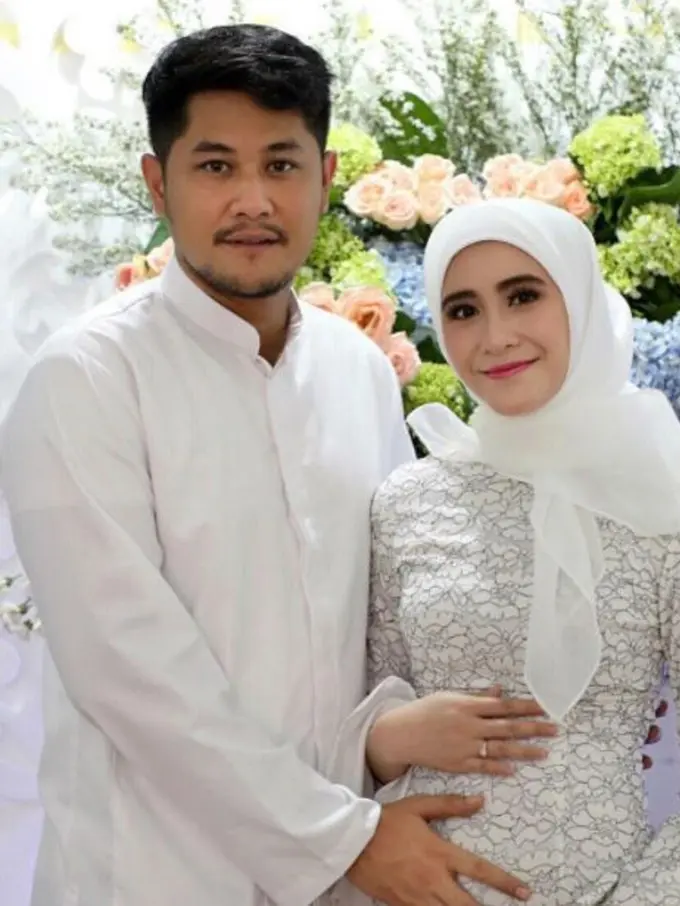[Bintang] Ryana Dea dan Puadin Redi