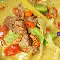 Menikmati gurihnya tongseng kambing sebagai menu buka puasa? Kenapa nggak?! (Fotografer: Daniel Kampua/DI: M. Iqbal Nurfajri/Chef: Arum Sari)