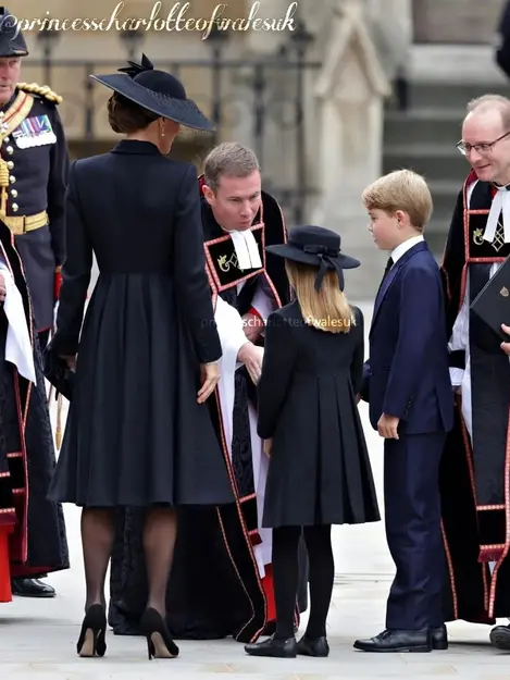Gaya twinned Kate Middleton dan Princess Charlotte