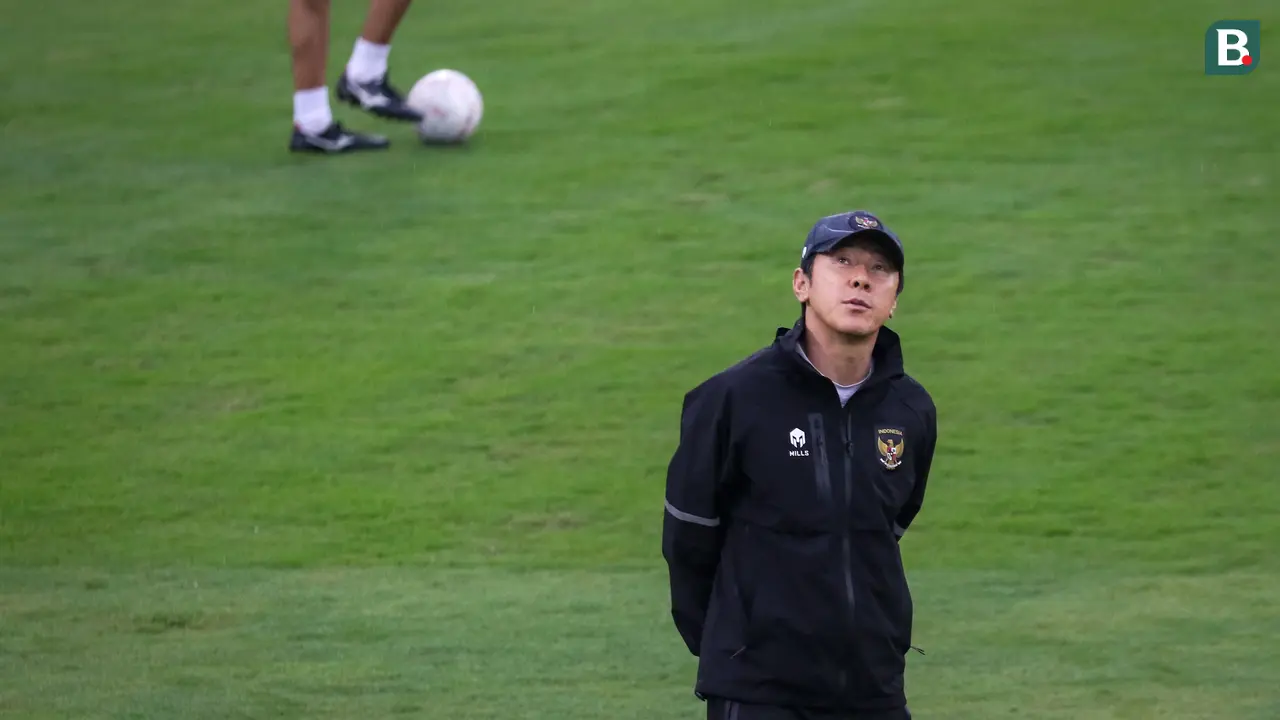 Foto: Timnas Indonesia Kena Kecoh Hujan saat Latihan Jelang Hadapi Vietnam di Piala AFF 2022, Sudah Balik tapi Ditelpon Kembali ke Lapangan