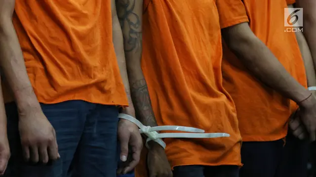 Polisi Tunjukkan Tersangka dan Barang Bukti Kerusuhan Aksi 22 Mei