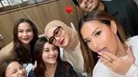 Model Daster Batik Aaliyah Massaid, Cocok untuk Ibu Muda Usia 20 Tahun ke Atas