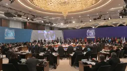 Suasana saat pembukaan G20 Antalya Summit di Antalya Turki, Minggu,(15/11).Indonesia melalui forum KTT G20 meminta negara-negara maju memberi contoh dan mendukung pengurangan emisi karbon di dunia. (Setpres)