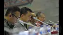 Menpora, Imam Nahrawi mendengarkan Komisi X DPR RI saat rapat kerja (Raker) membahas beberapa agenda terkait pengembangan olahraga,  Senayan, Jakarta, Selasa (20/01/2015). (Liputan6.com/Andrian M Tunay)