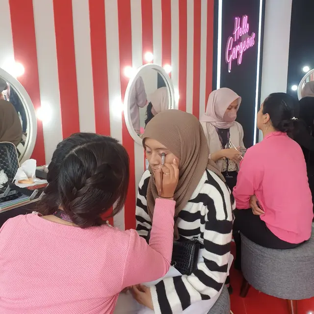 J&T Express Sediakan Photobox untuk Penonton Konser BLACKPINK