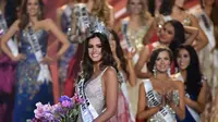 Ini dia ulasan mengenai gaun yang dikenakan Paulina Vega, sang pemenang Miss Universe 2014.