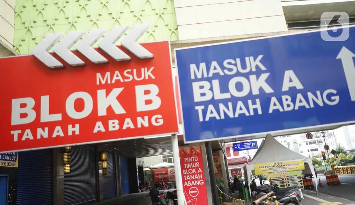 Suasana di kawasan Pasar Tanah Abang, Jakarta, Senin (11/5/2020). Pemerintah Provinsi DKI Jakarta kembali memperpanjang penutupan sementara Pasar Tanah Abang hingga 22 Mei 2020 untuk mencegah penyebaran virus corona COVID-19. (Liputan6.com/Immanuel Antonius)