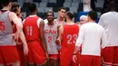 <p>Pebasket Kanada, Shai Gilgeous-Alexander (tengah) melakukan briefing bersama rekan-rekannya saat melakukan latihan menjelang laga Piala Dunia FIBA 2023 melawan Prancis di Indonesia Arena, Senayan, Jakarta, Kamis (24/08/2023). (Bola.com/Bagaskara Lazuardi)</p>