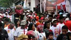 Si Cepot tampak di antara ribuan simpatisan Partai Gerindra yang mendatangi Lapangan Bojongloa Bandung (Liputan6.com/Helmi Fithriansyah)