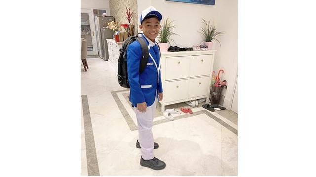 Bagian depan apartemen Ruben Onsu bernuansa putih.