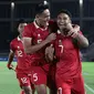 Pemain Timnas Indonesia U-23 melakukan selebrasi setelah Marselino Ferdinan (kanan) mencetak gol ke gawang Timnas Chinese Taipe U-23 dalam pertandingan Grup K Kualifikasi Piala Asia U-23 2024 yang berlangsung di Stadion Manahan, Solo, Sabtu (9/9/2023). (Bola.com/Arief Bagus Prasetiyo)