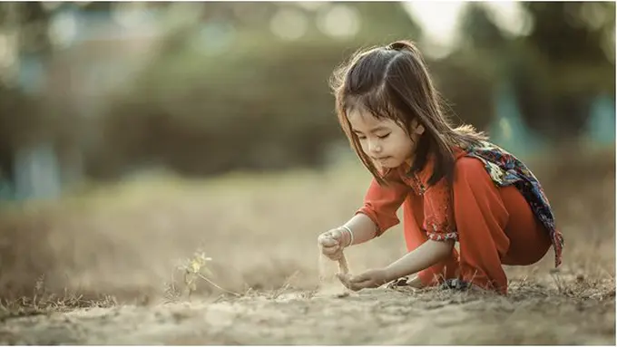 Mainan Anak/copyright unsplash.com/@phammi