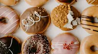 Makanan manis dapat berdampak negatif terhadap perilaku jangka pendek maupun kesehatan jangka panjang. (Foto: Unsplash/Annie Spratt)